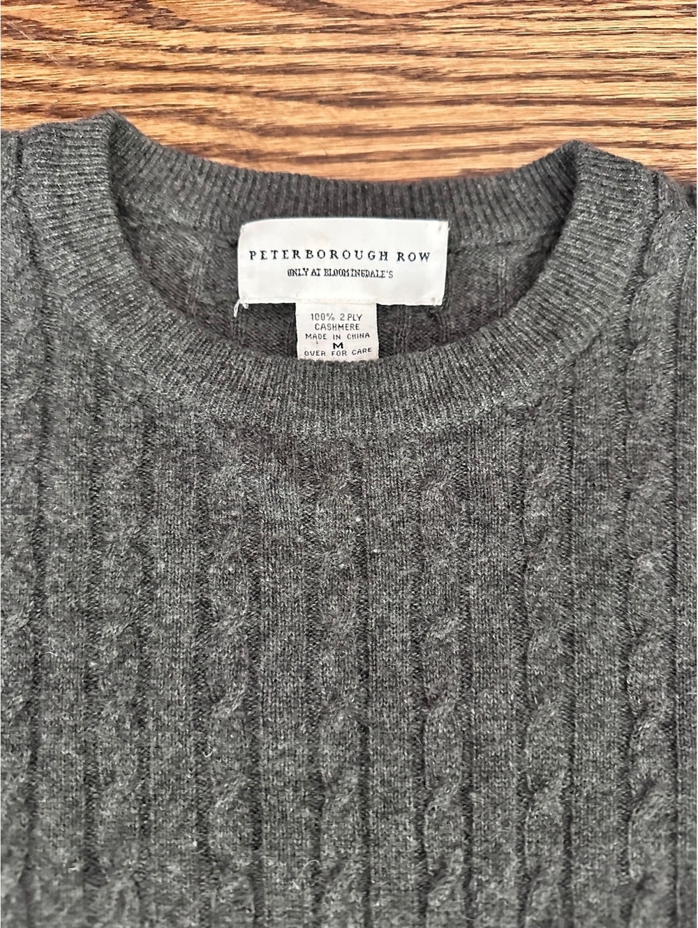 Peterborough Row 2-ply Cashmere Crewneck Grey Sweater Size M